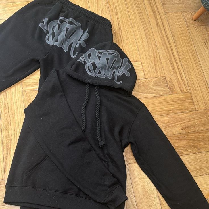 Upgrade Your Wardrobe with the Syna World Tracksuit